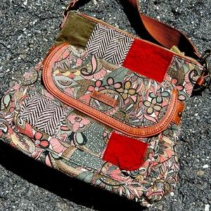 Sakroots Women’s Crossbody